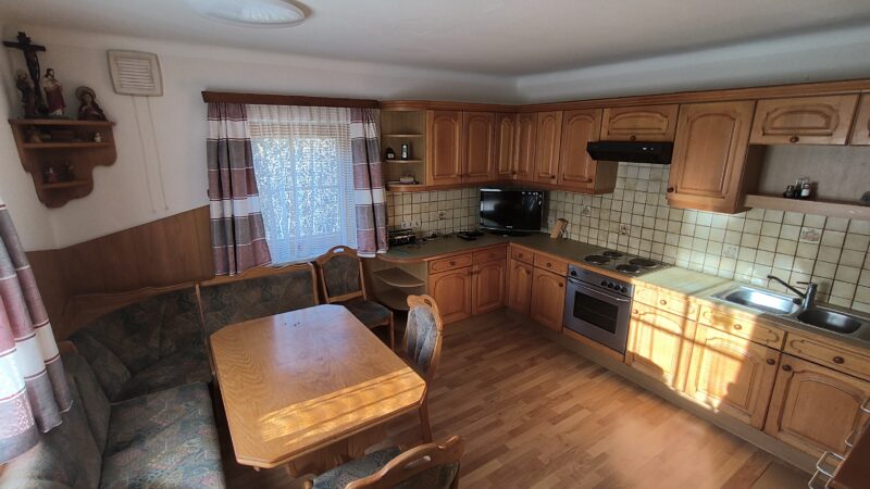 Voll ausgestattete Küche - perfekt für Selbstversorger in unserer Ferienwohnung nähe Längsee.